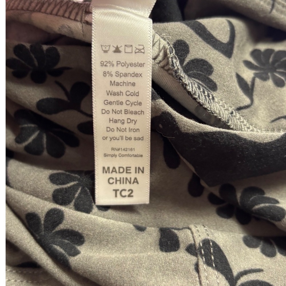 LuLaRoe Women Leggings Size TC2 Gray Black Cat Floral Print Plus 18+ NWT - Picture 3 of 3
